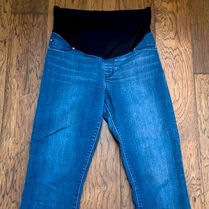 Size 8- Maternity Capri Pants